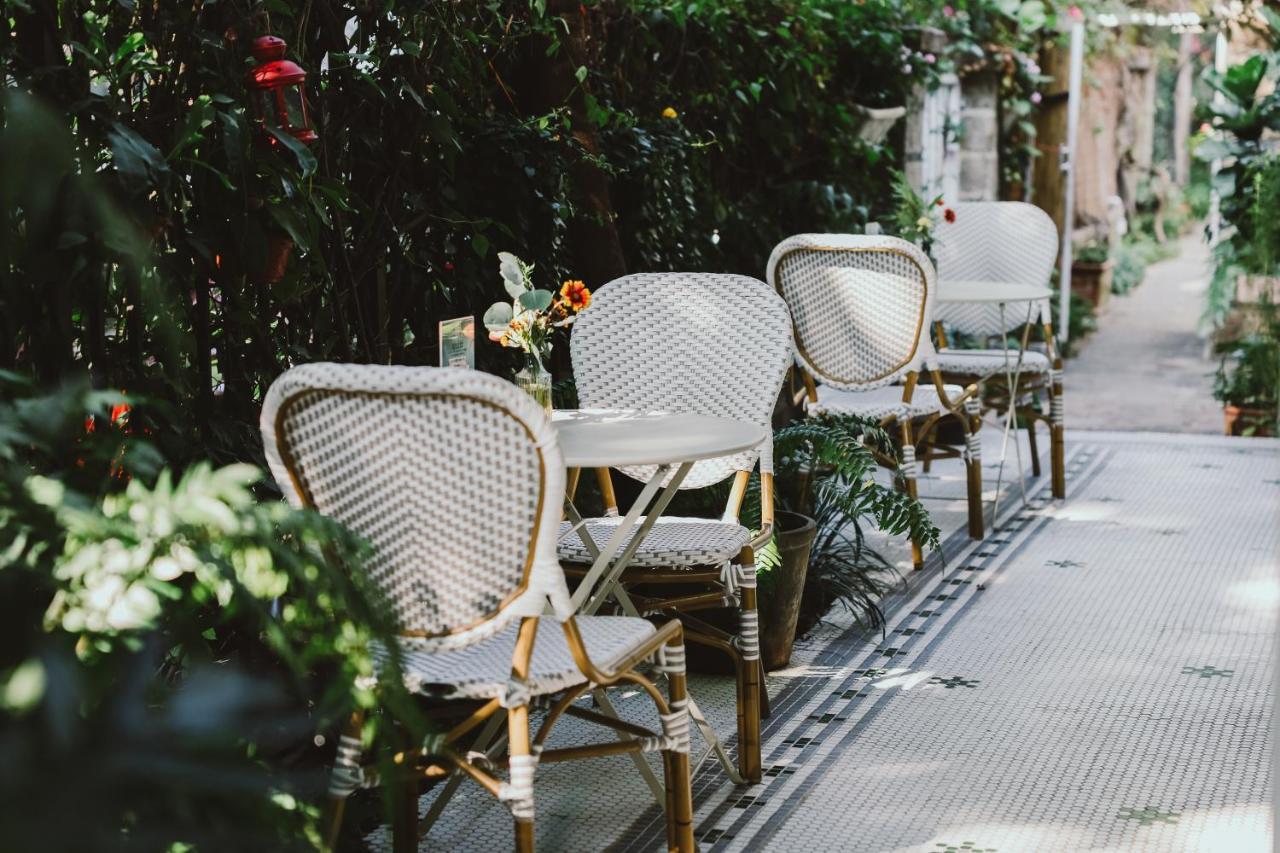 Shenzhen No'6 Garden Villa --French Window With Garden View,Close To Sea World &Shekou Ferry Port &K11 Ecoast &Subway Nearby ,Offer Western Food And Coffee &English Speaking With Tour Services Ngoại thất bức ảnh