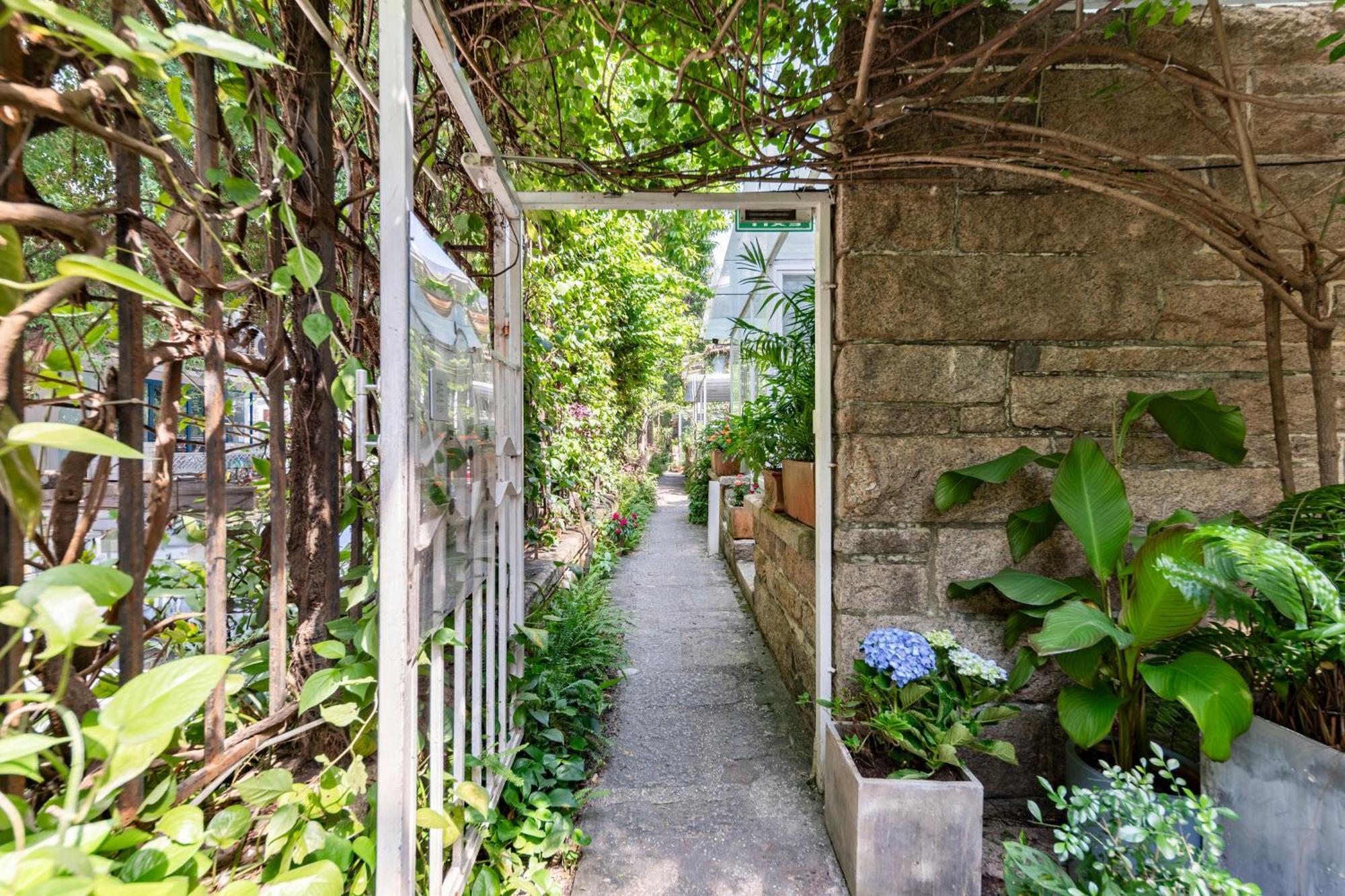 Shenzhen No'6 Garden Villa --French Window With Garden View,Close To Sea World &Shekou Ferry Port &K11 Ecoast &Subway Nearby ,Offer Western Food And Coffee &English Speaking With Tour Services Ngoại thất bức ảnh