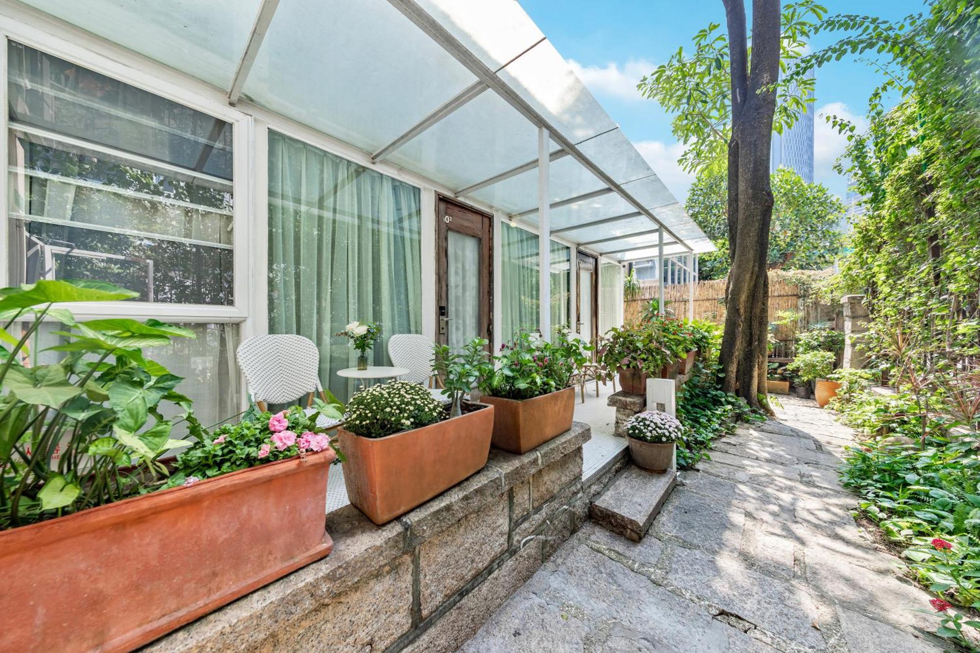 Shenzhen No'6 Garden Villa --French Window With Garden View,Close To Sea World &Shekou Ferry Port &K11 Ecoast &Subway Nearby ,Offer Western Food And Coffee &English Speaking With Tour Services Ngoại thất bức ảnh