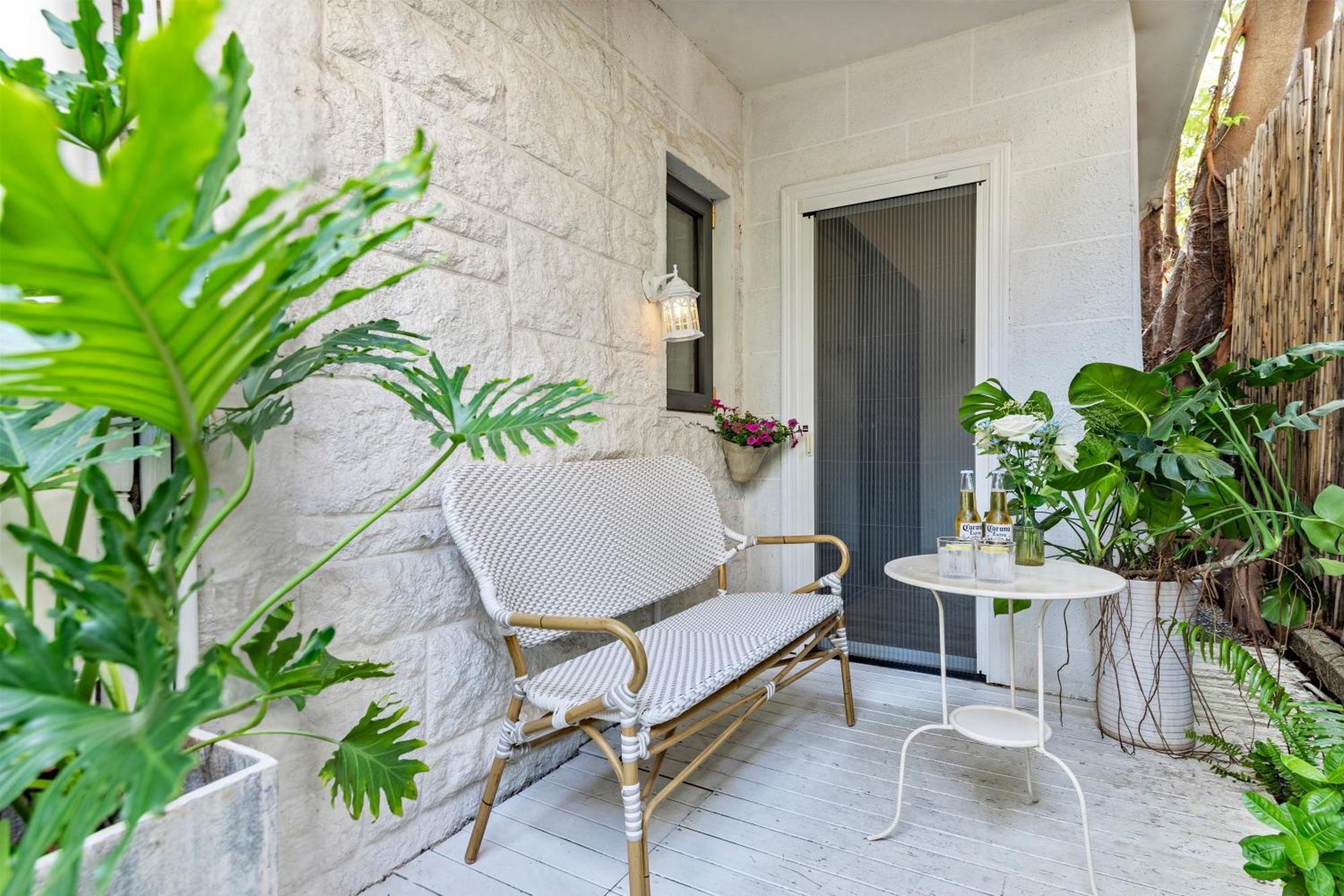 Shenzhen No'6 Garden Villa --French Window With Garden View,Close To Sea World &Shekou Ferry Port &K11 Ecoast &Subway Nearby ,Offer Western Food And Coffee &English Speaking With Tour Services Ngoại thất bức ảnh